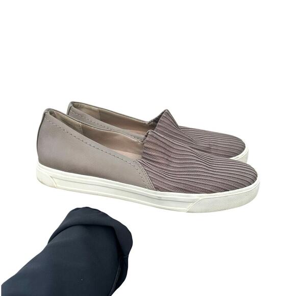 Naturalizer Women’s Brogan Stretch Slip-On Sneakers Size 11 Taupe - Picture 10 of 12